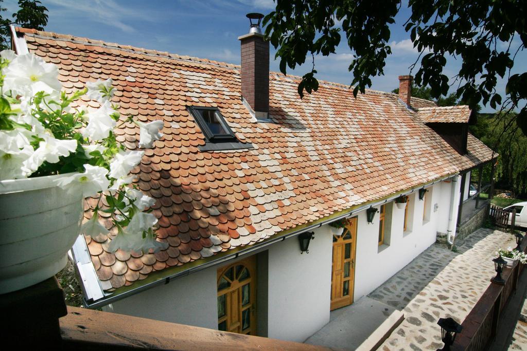 Kemencés Porta Hotel Hollókő Exterior foto